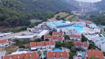 Tropical Deluxe Hotel